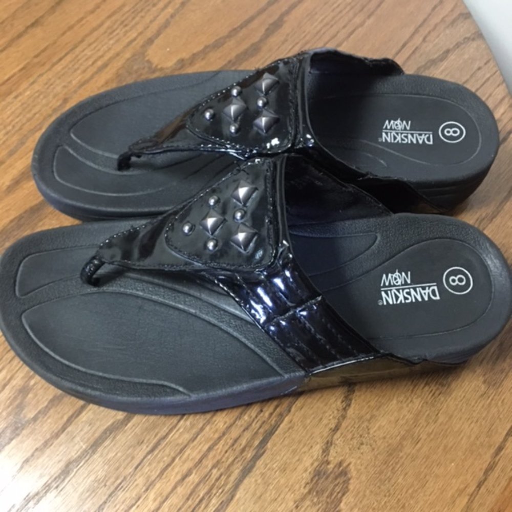 Danskin Now Sandals Size 8